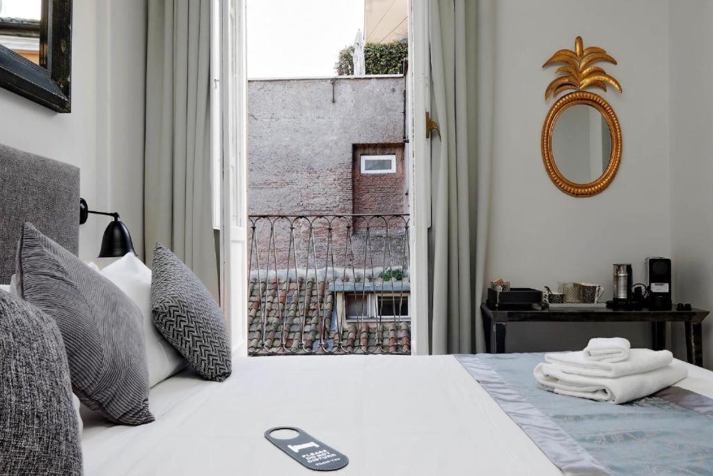 Della Croce Rooms Rome Exterior photo