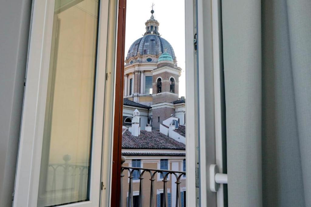 Della Croce Rooms Rome Exterior photo