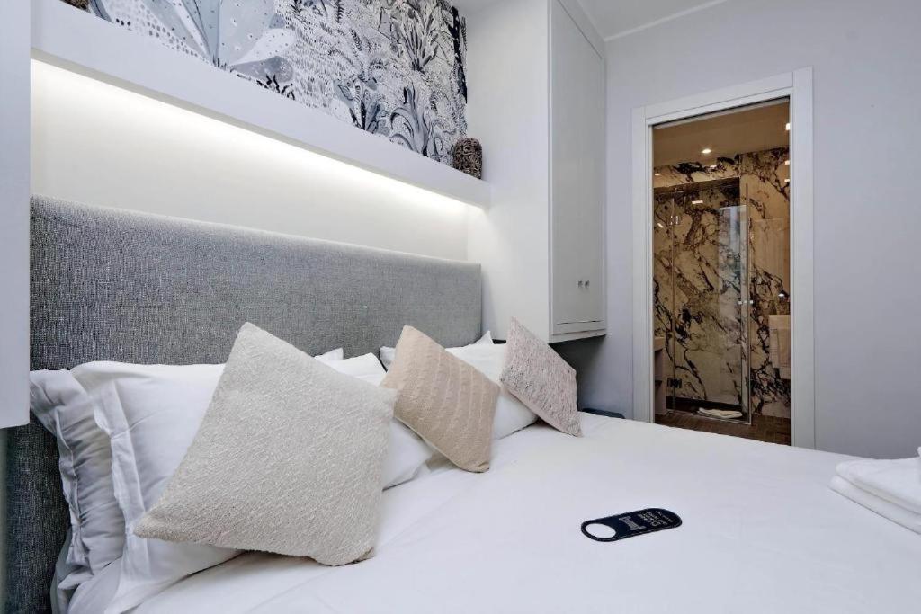 Della Croce Rooms Rome Exterior photo